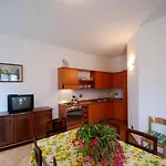 Il Boschetto Apartment *